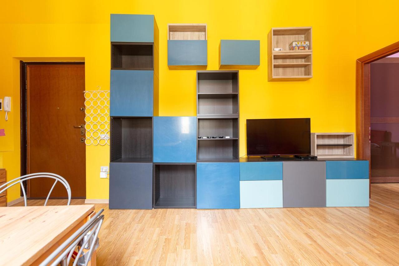Milano Viale Umbria Colorful Apartment Esterno foto